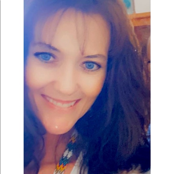 Meet your Posher, Terra - Picture 2 of 14